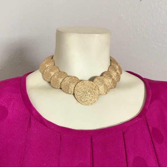 Vintage Matte Gold Cleopatra Necklace - Picture 8 of 8